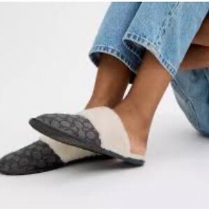 NWOT Coach Zena Slippers size 9
